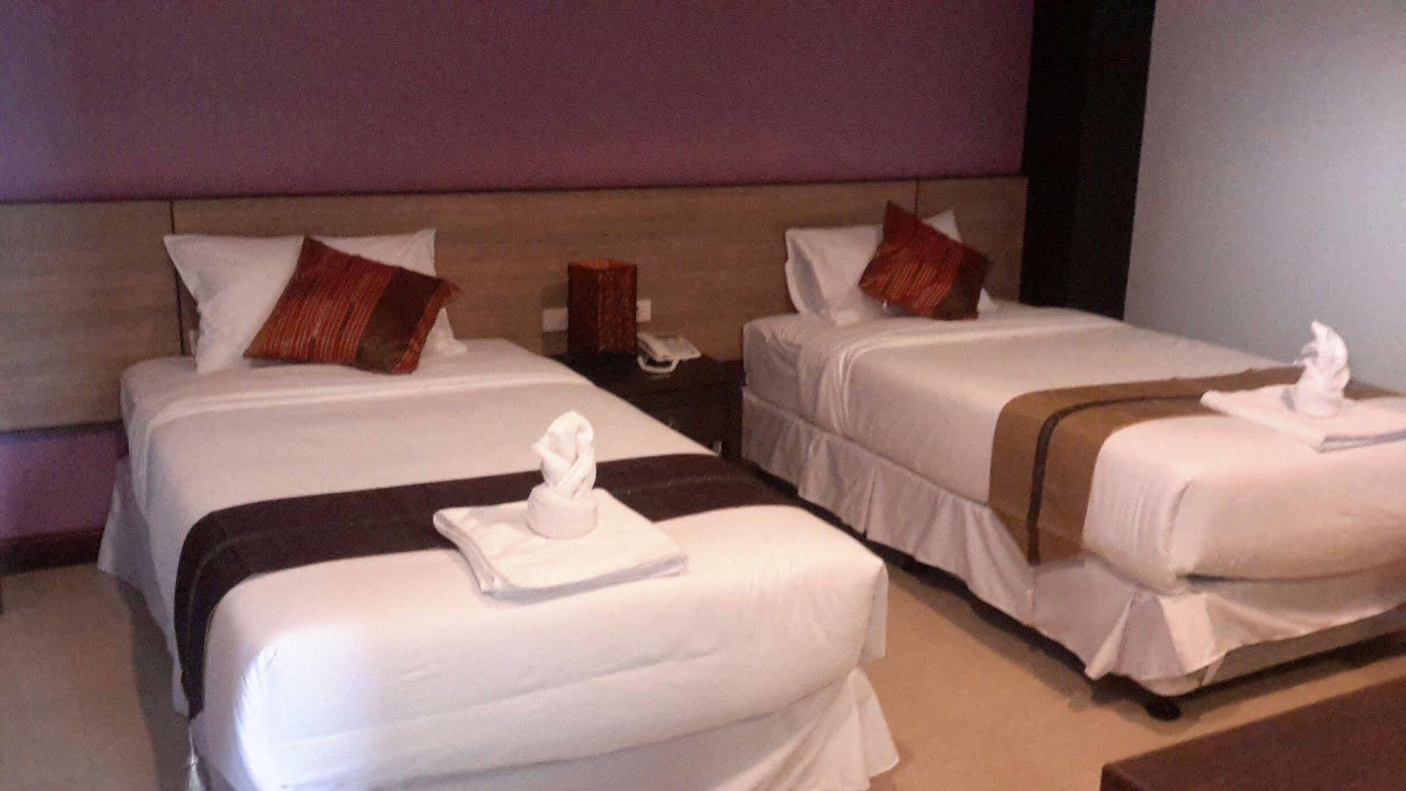 Oyo 1127 Baan Siam Hotel Чіанграй Екстер'єр фото